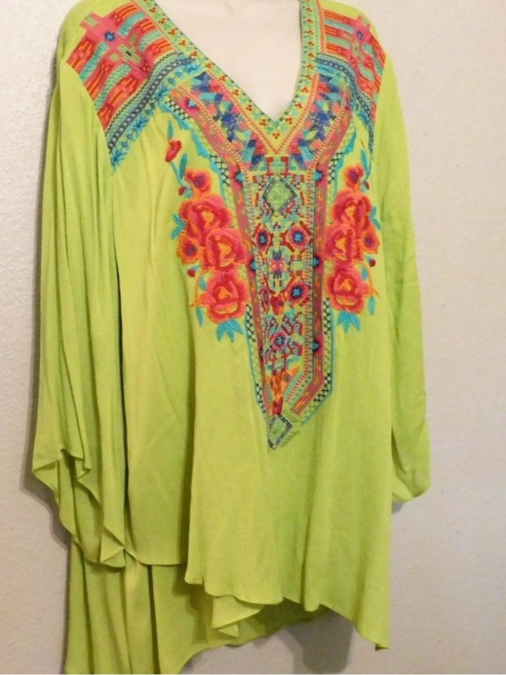 Calessa, Womens,Green V-Neck Embroidered Floral Blouse 3/4 Sleeve, Top, Size 2X - Picture 9 of 9